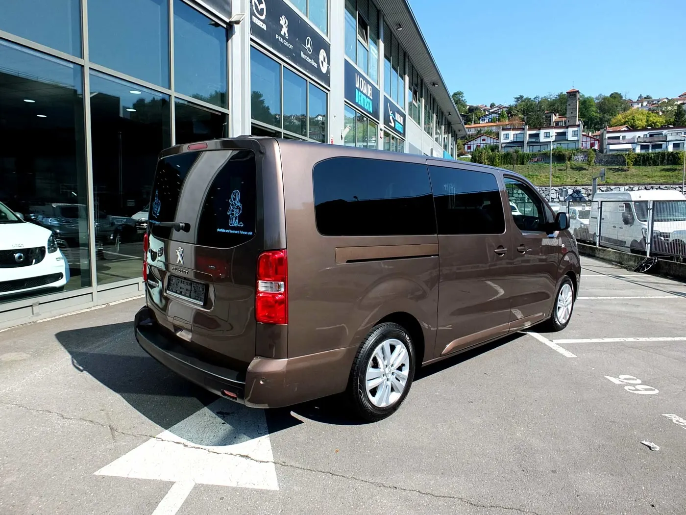 Peugeot Traveller 9 plazas · foto 3