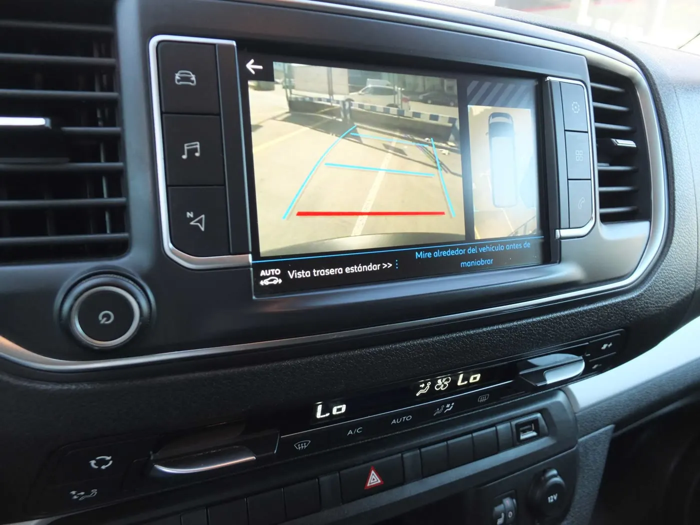 Peugeot Traveller 9 plazas · foto 8