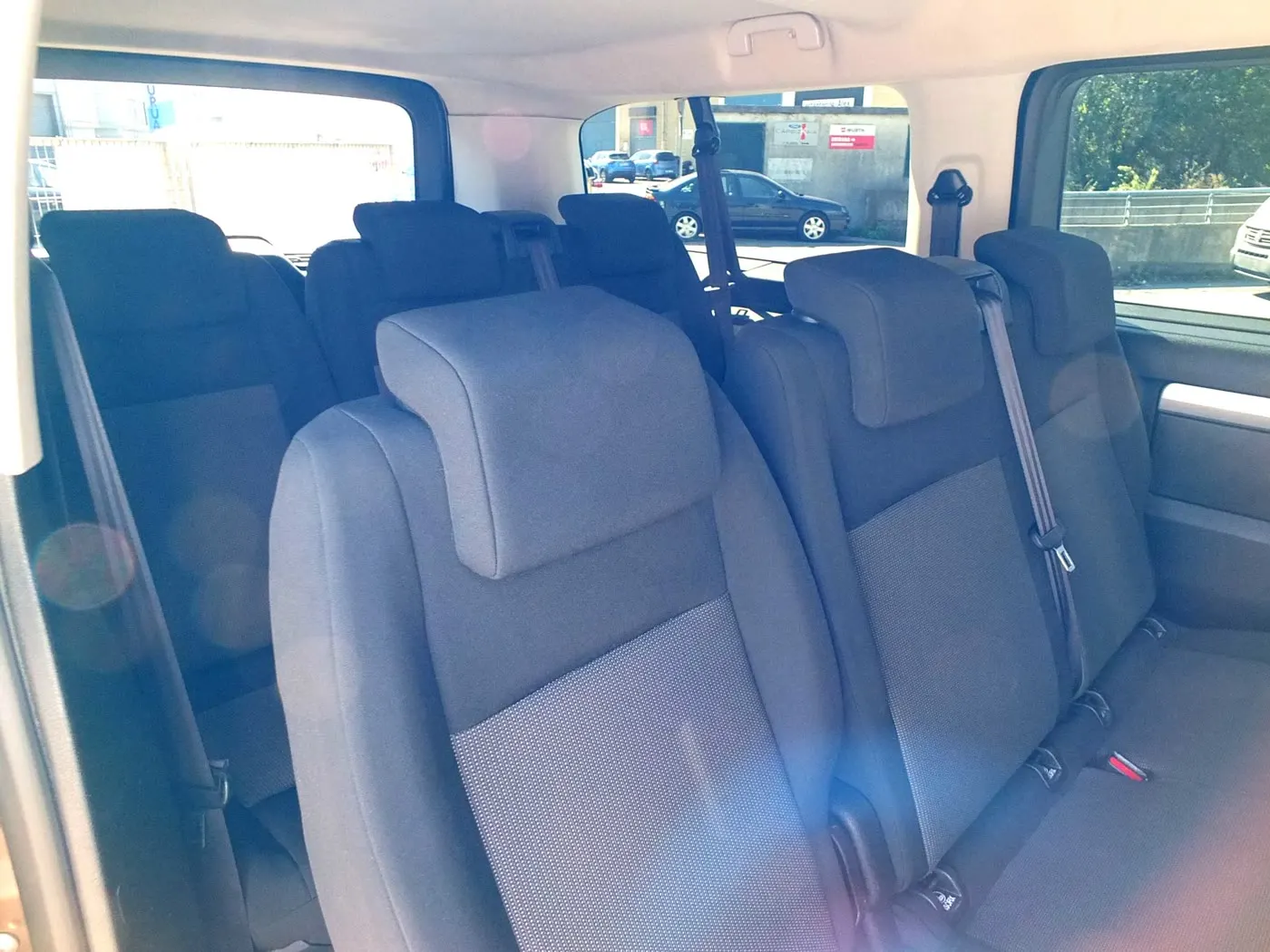 Peugeot Traveller 9 plazas · foto 12