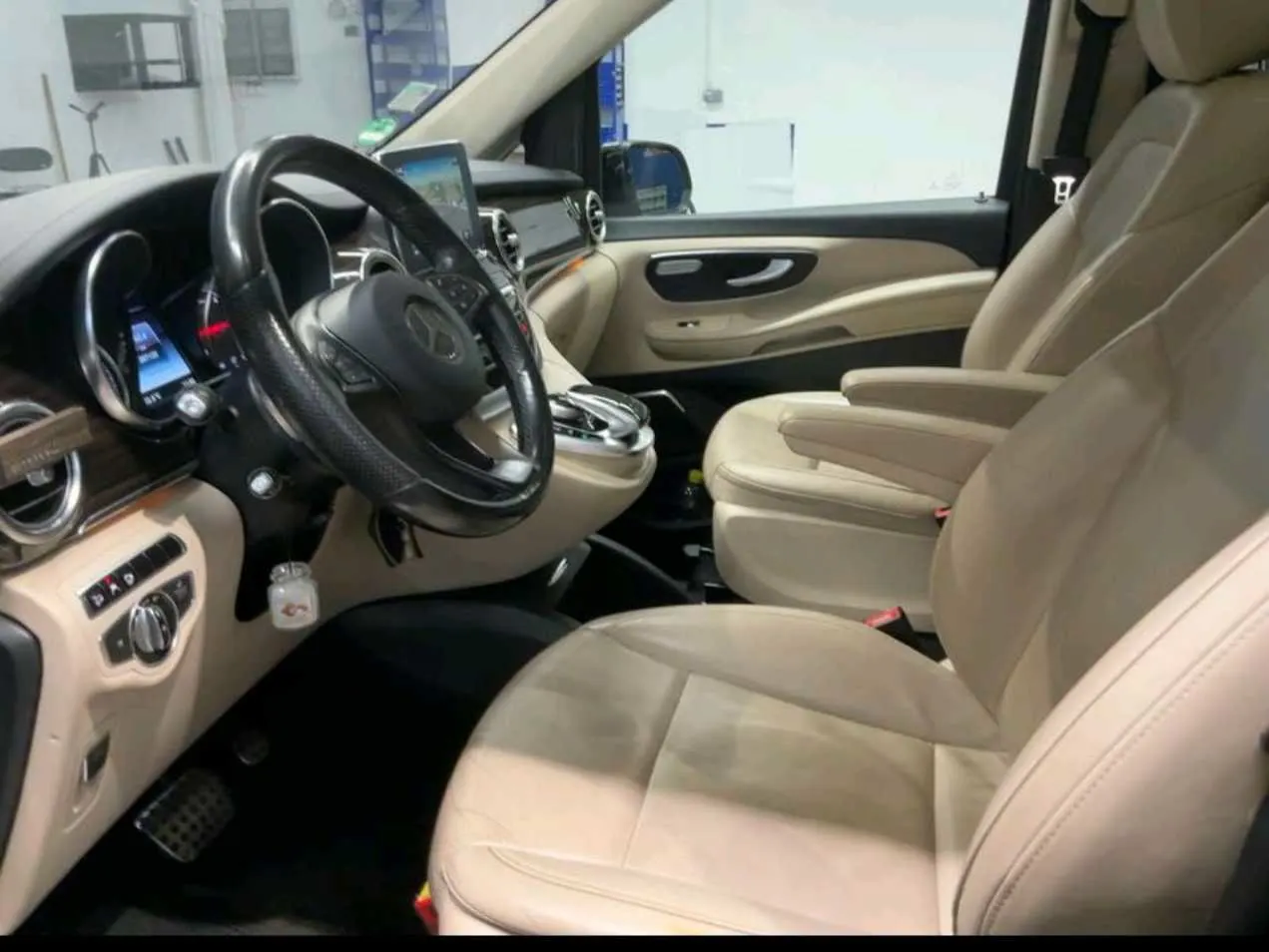 Mercedes-Benz V-Class Avantgarde · AMG · Techo · 4MATIC · L2 · foto 7