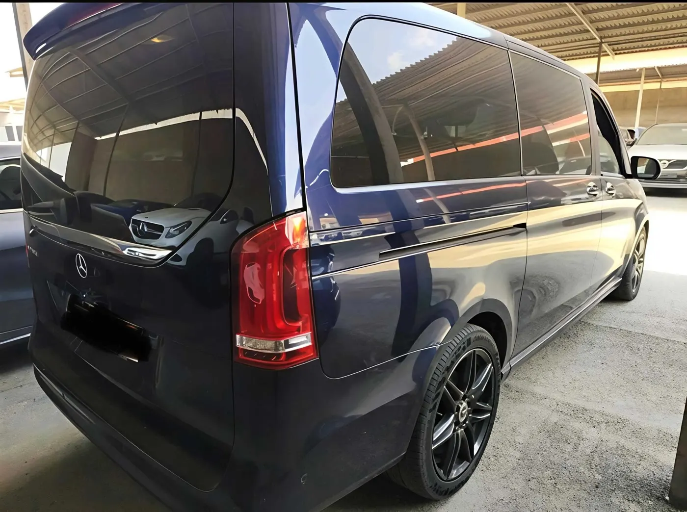Mercedes-Benz V-Class AMG 250d Larga · 7 plazas · foto 4