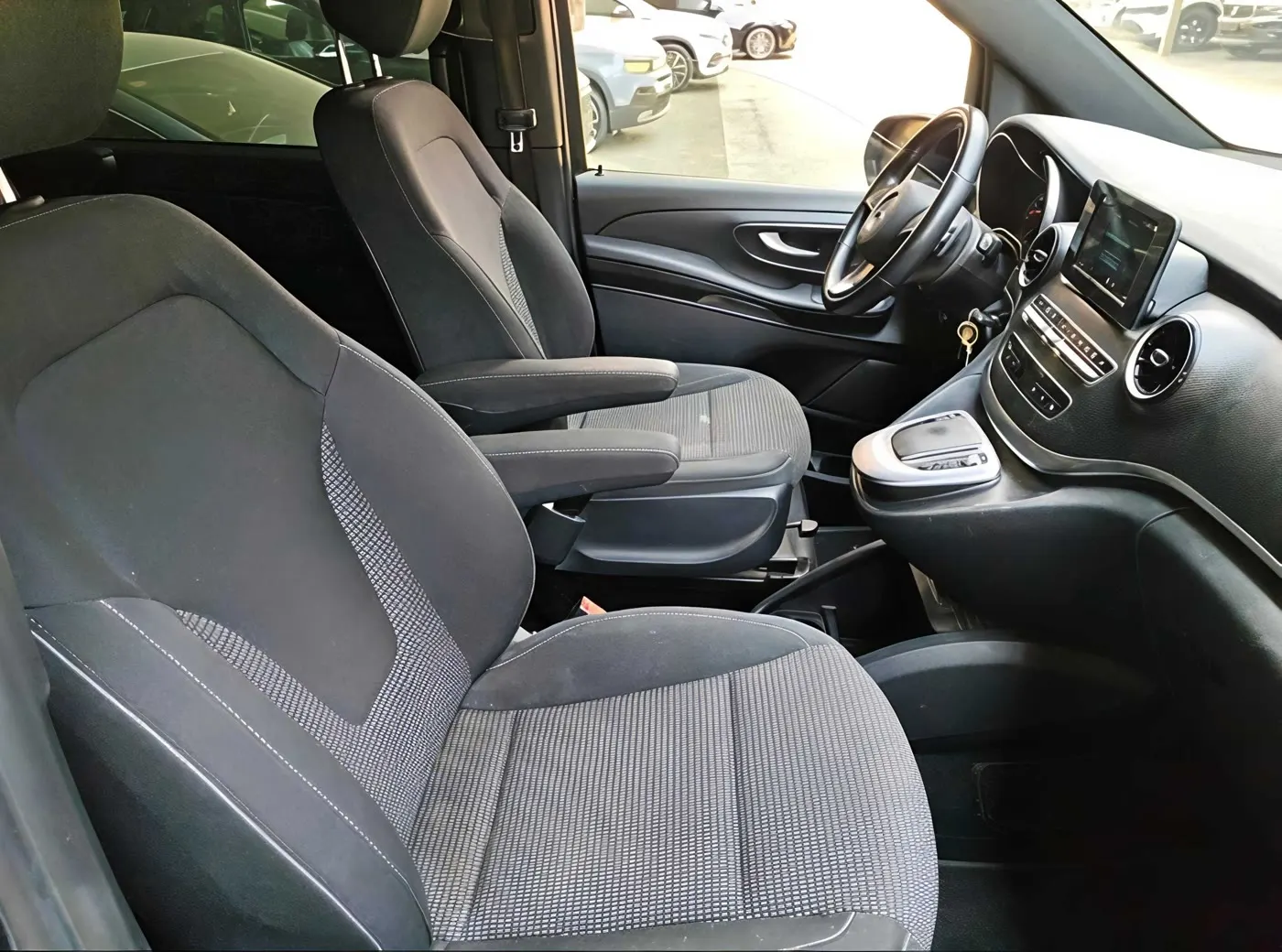 Mercedes-Benz V-Class AMG 250d Larga · 7 plazas · foto 5