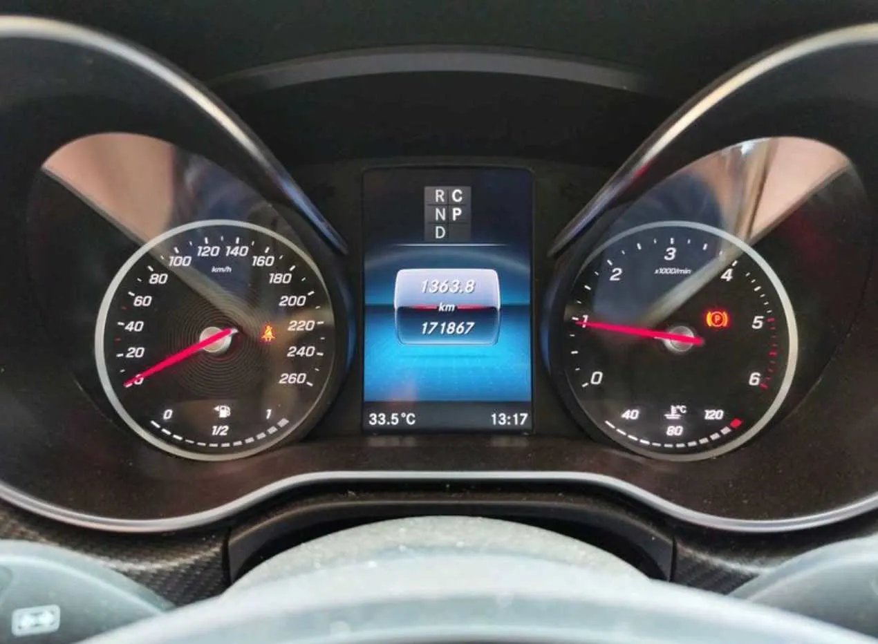 Mercedes-Benz V-Class AMG 250d Larga · 7 plazas · foto 8