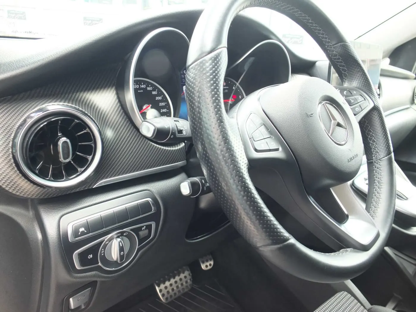 Mercedes-Benz V-Class AMG · foto 14