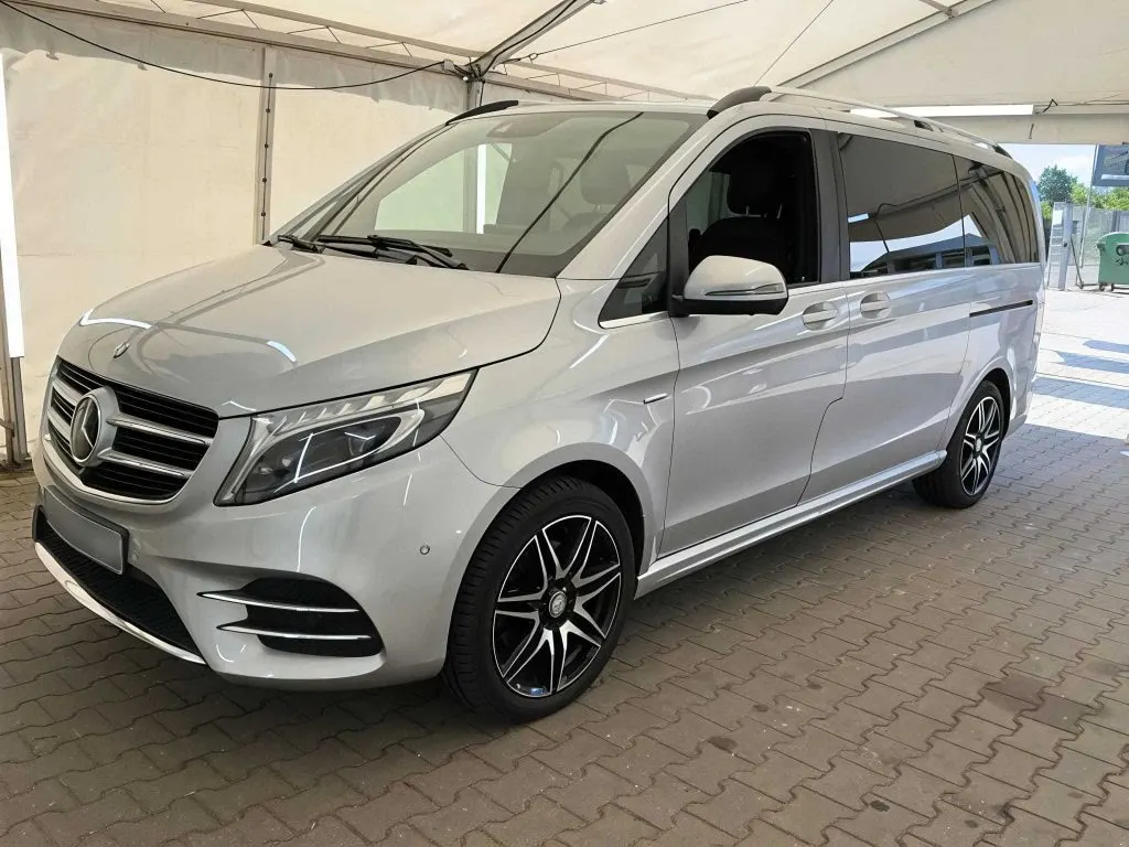 Mercedes-Benz V-Class Avantgarde · AMG · 4MATIC