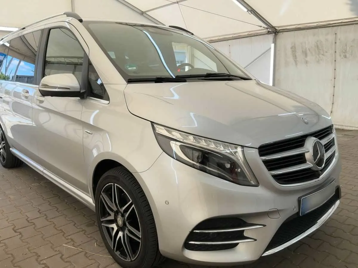 Mercedes-Benz V-Class Avantgarde · AMG · 4MATIC · foto 4