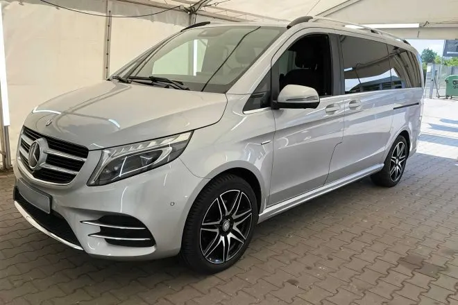 Mercedes-Benz V-Class Avantgarde · AMG · 4MATIC