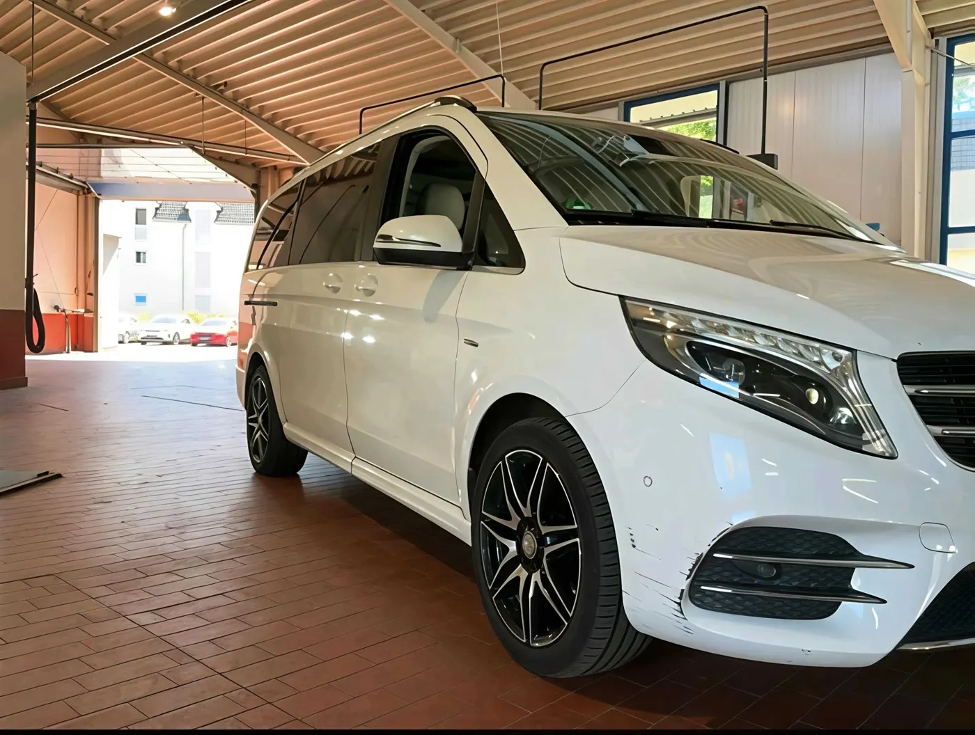 Mercedes-Benz V-Class AMG · Avantgarde · Techo · 4MATIC · foto 3