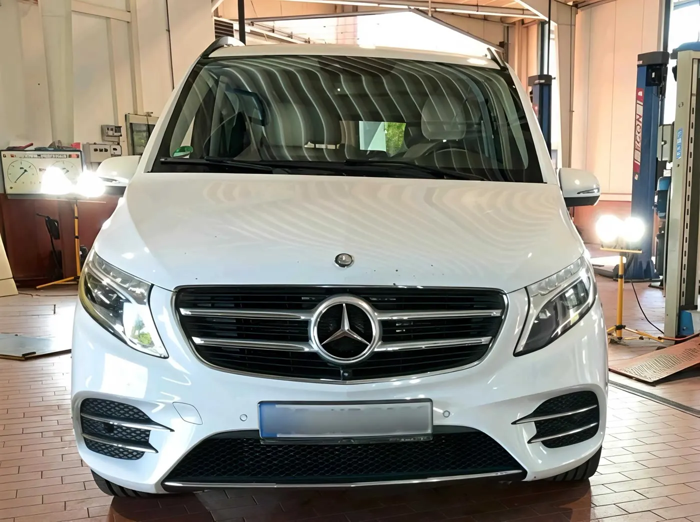 Mercedes-Benz V-Class AMG · Avantgarde · Techo · 4MATIC · foto 5