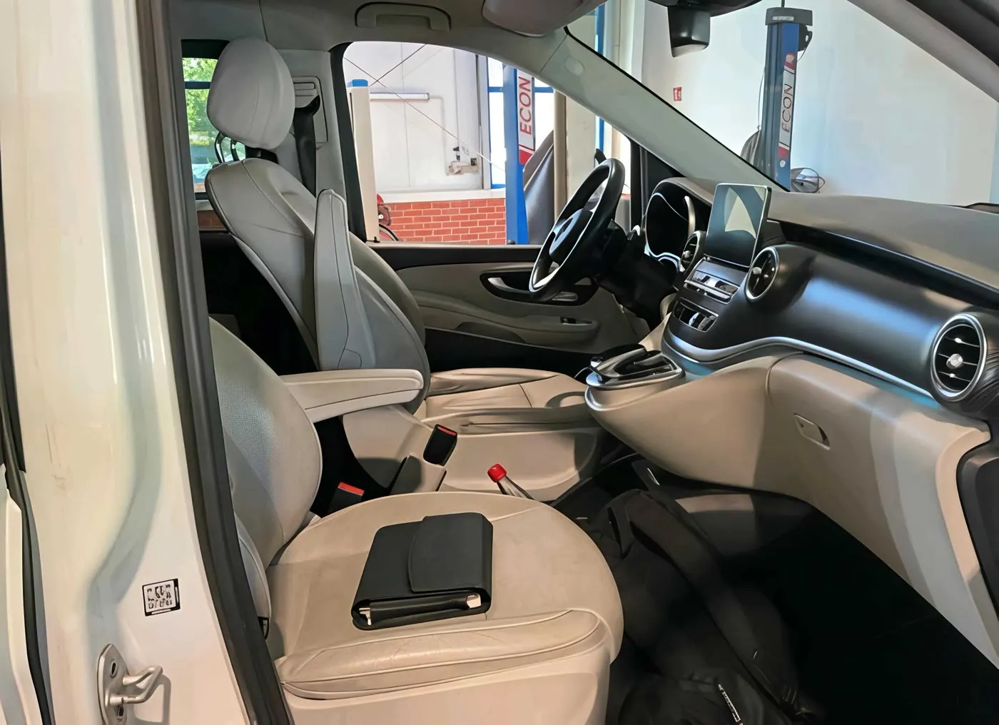 Mercedes-Benz V-Class AMG · Avantgarde · Techo · 4MATIC · foto 6