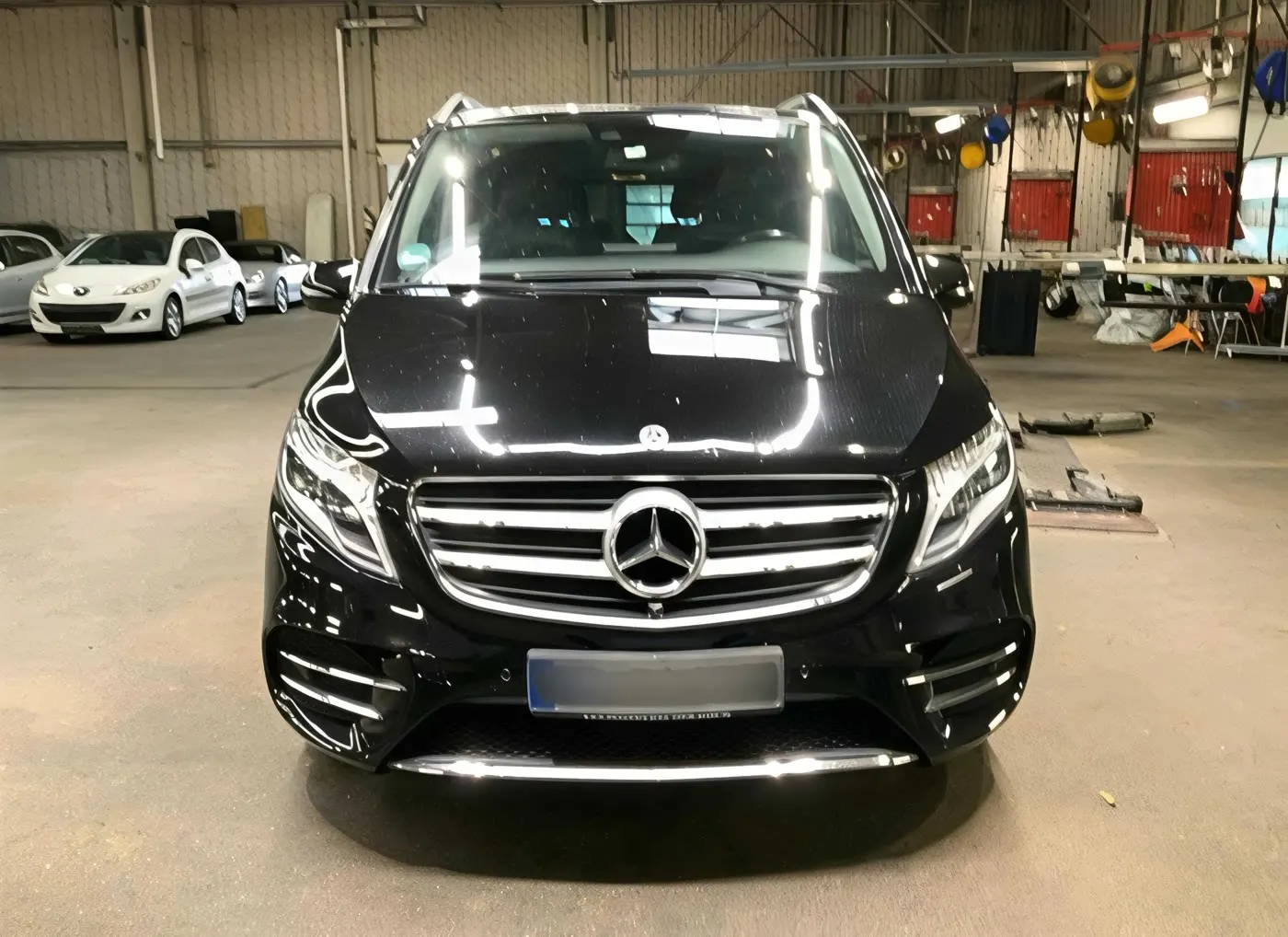 Mercedes-Benz V-Class V250 Avantgarde · AMG · Larga 6 plazas · foto 2