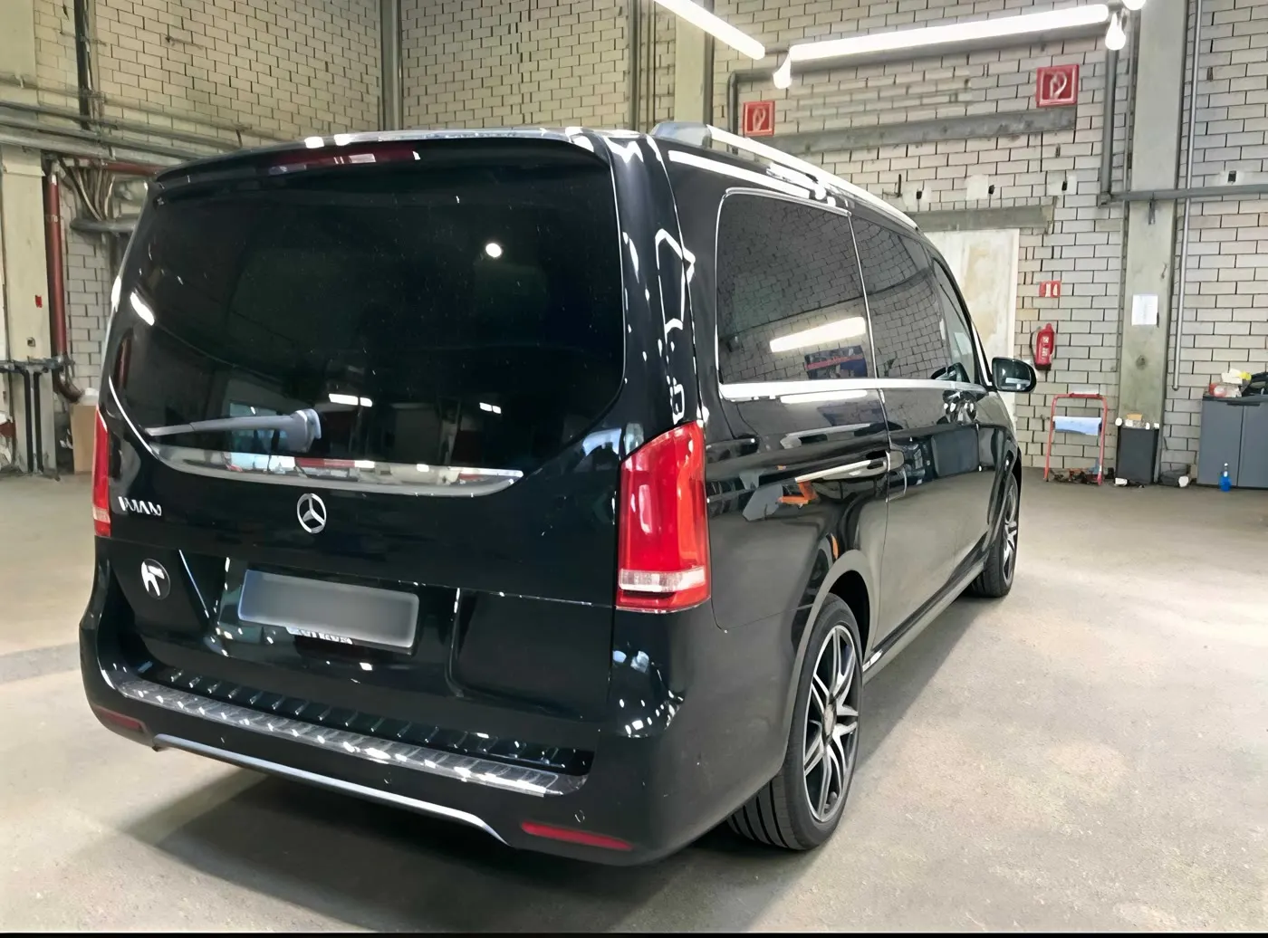 Mercedes-Benz V-Class V250 Avantgarde · AMG · Larga 6 plazas · foto 4