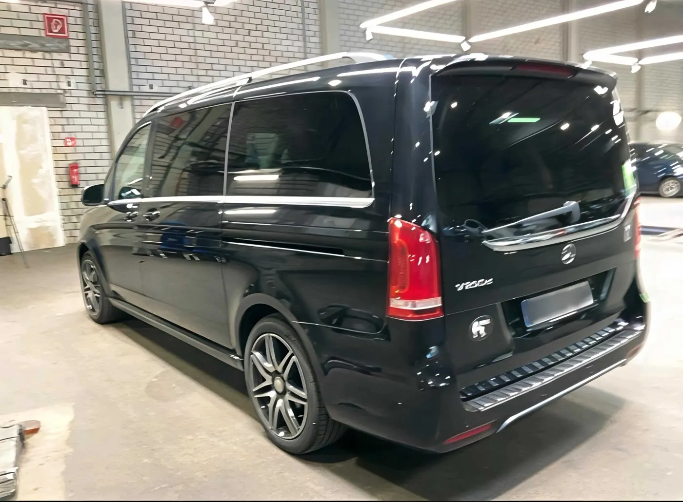 Mercedes-Benz V-Class V250 Avantgarde · AMG · Larga 6 plazas · foto 5