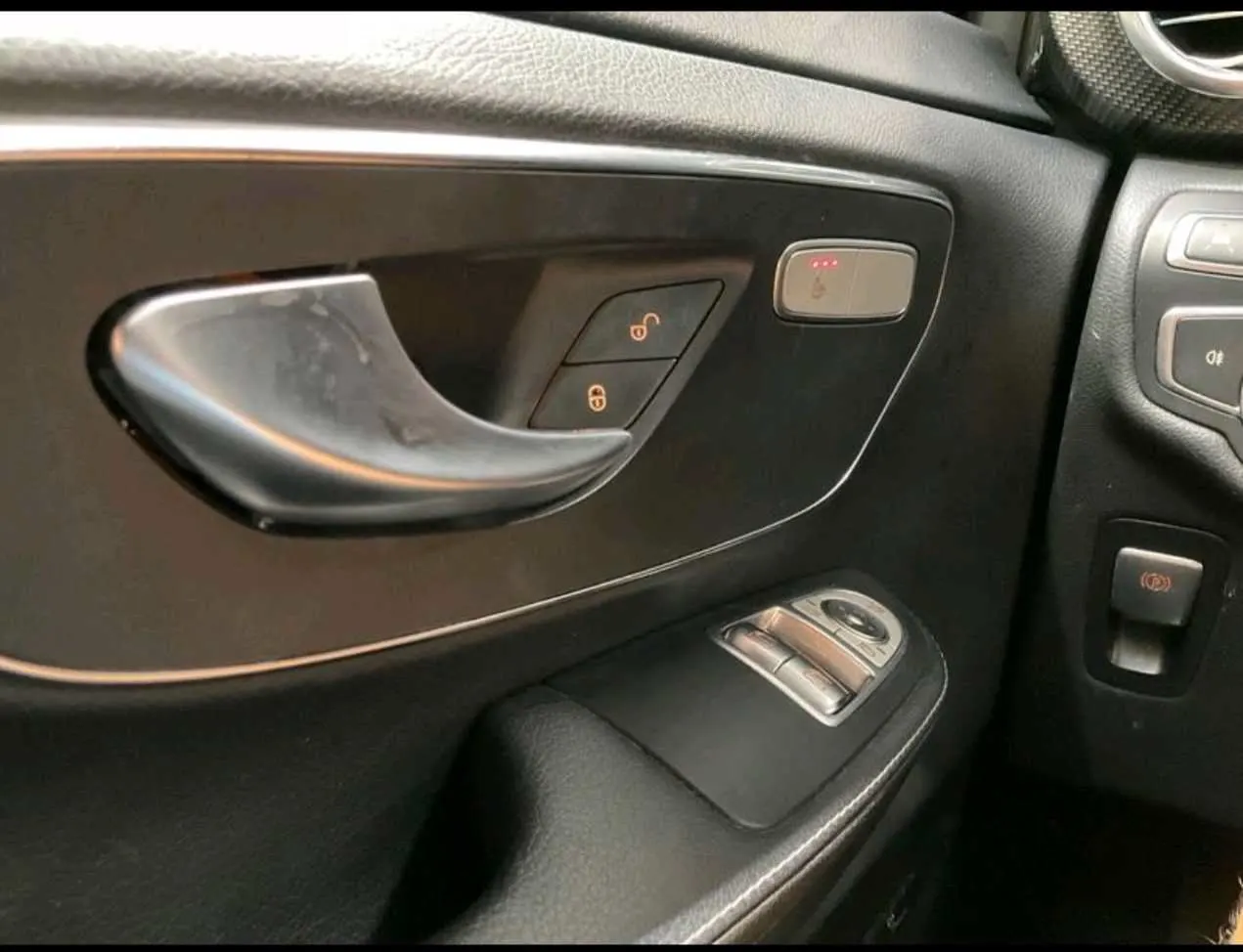 Mercedes-Benz V-Class V250 Avantgarde · AMG · Larga 6 plazas · foto 10