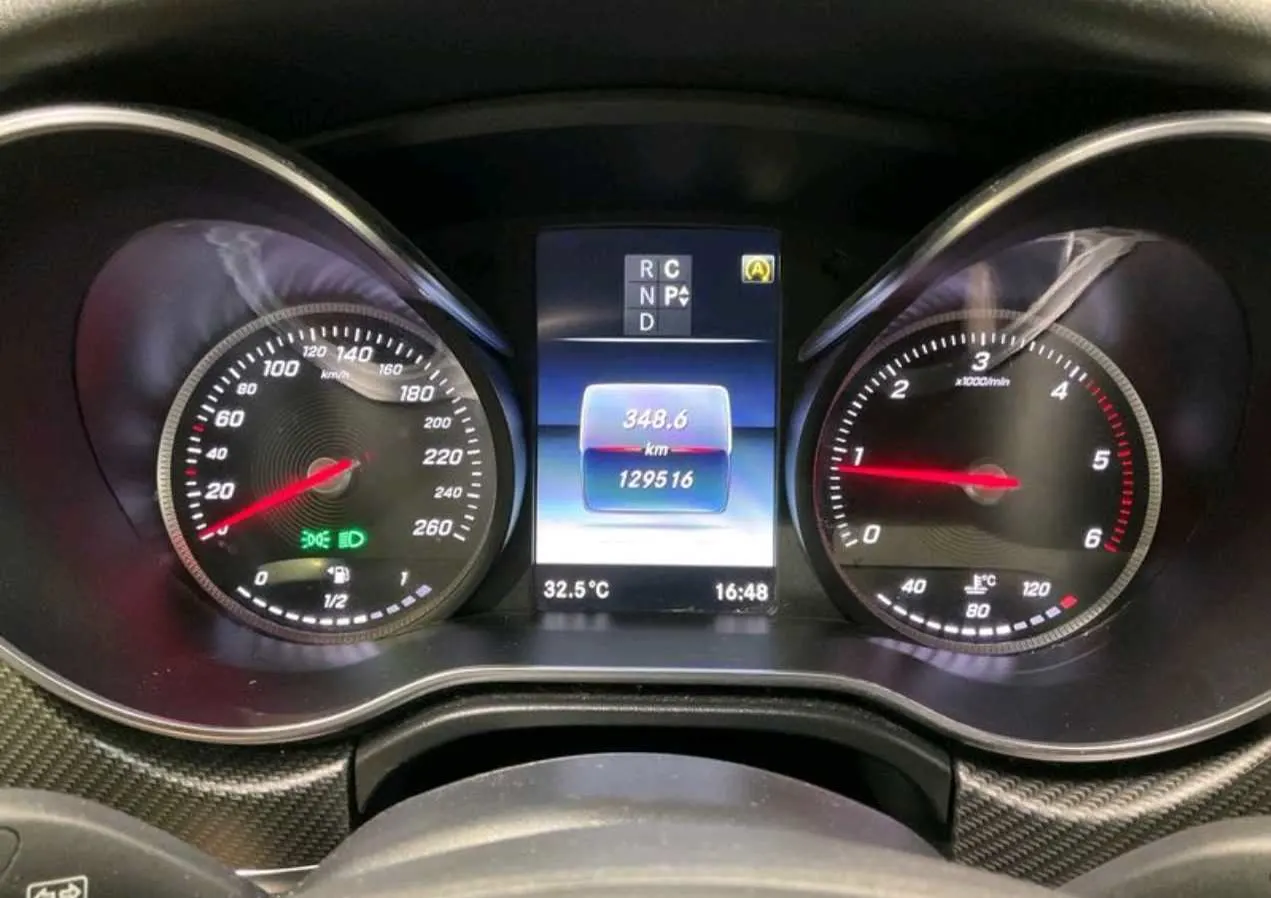 Mercedes-Benz V-Class V250 Avantgarde · AMG · Larga 6 plazas · foto 11