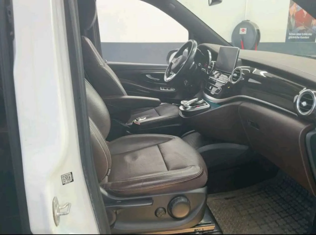 Mercedes-Benz V-Class AMG · Avantgarde Larga · Techo · 4MATIC · foto 4