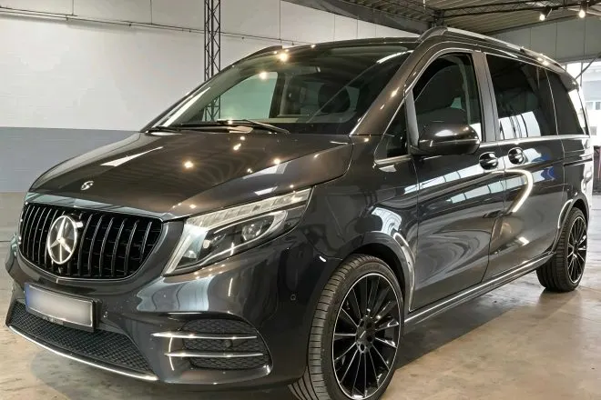 Mercedes-Benz V-Class V300 AMG · Avantgarde · 4MATIC · Kompakt