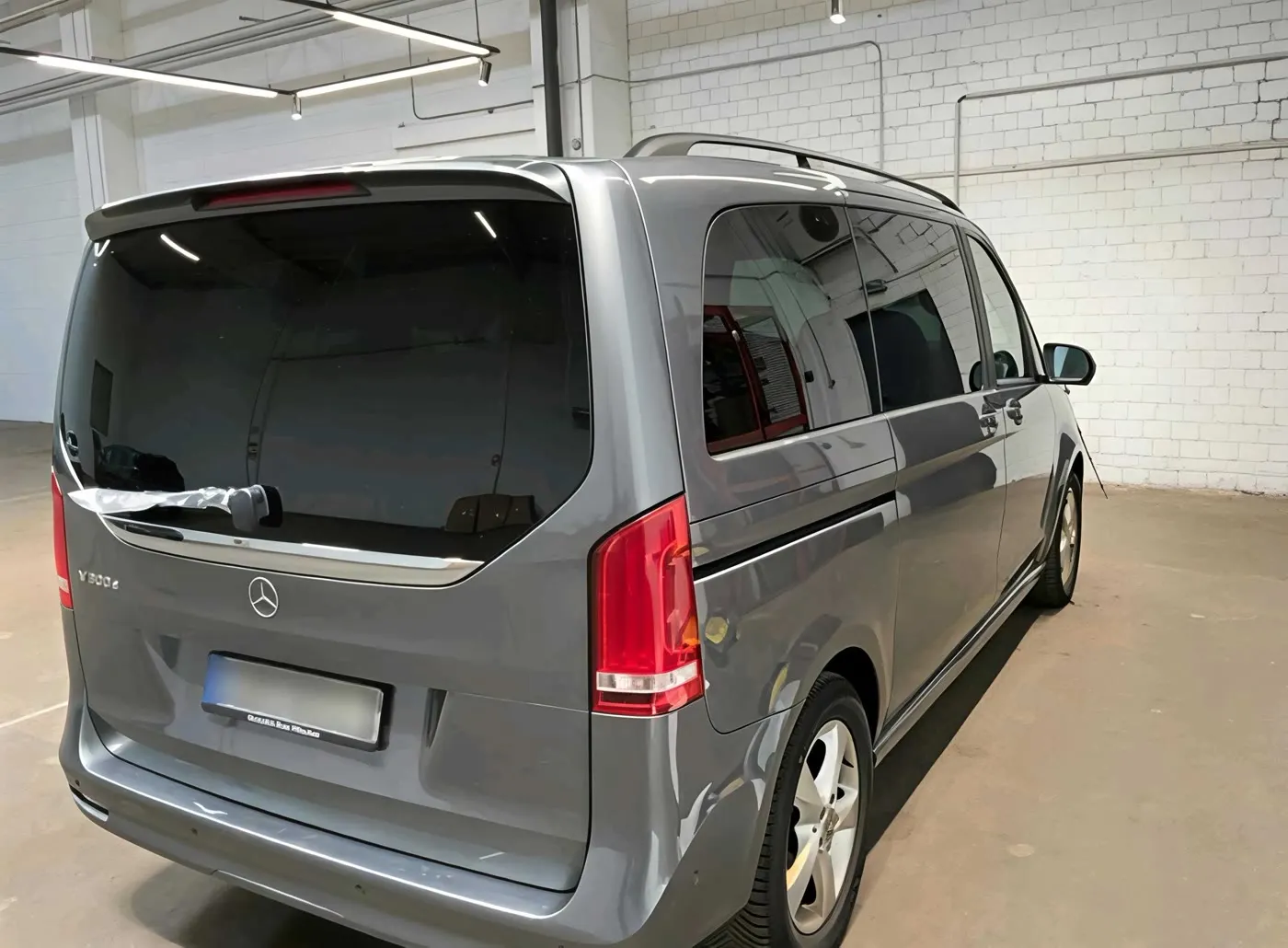 Mercedes-Benz V-Class AMG · Avantgarde · Kompakt 7 plazas · foto 3