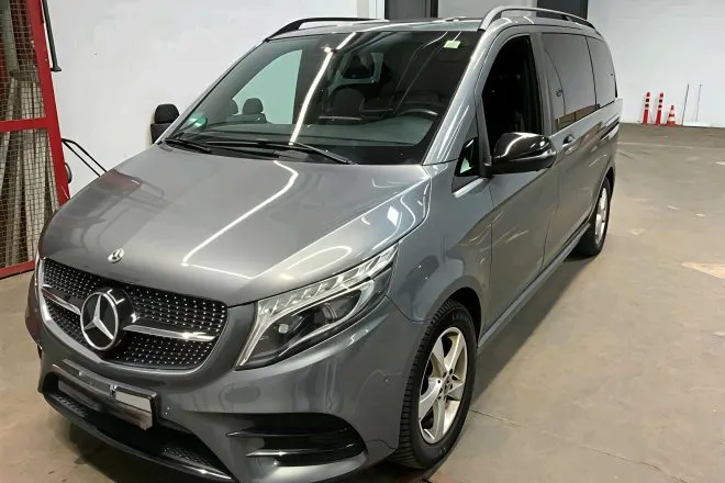 Mercedes-Benz V-Class AMG · Avantgarde · Kompakt 7 plazas