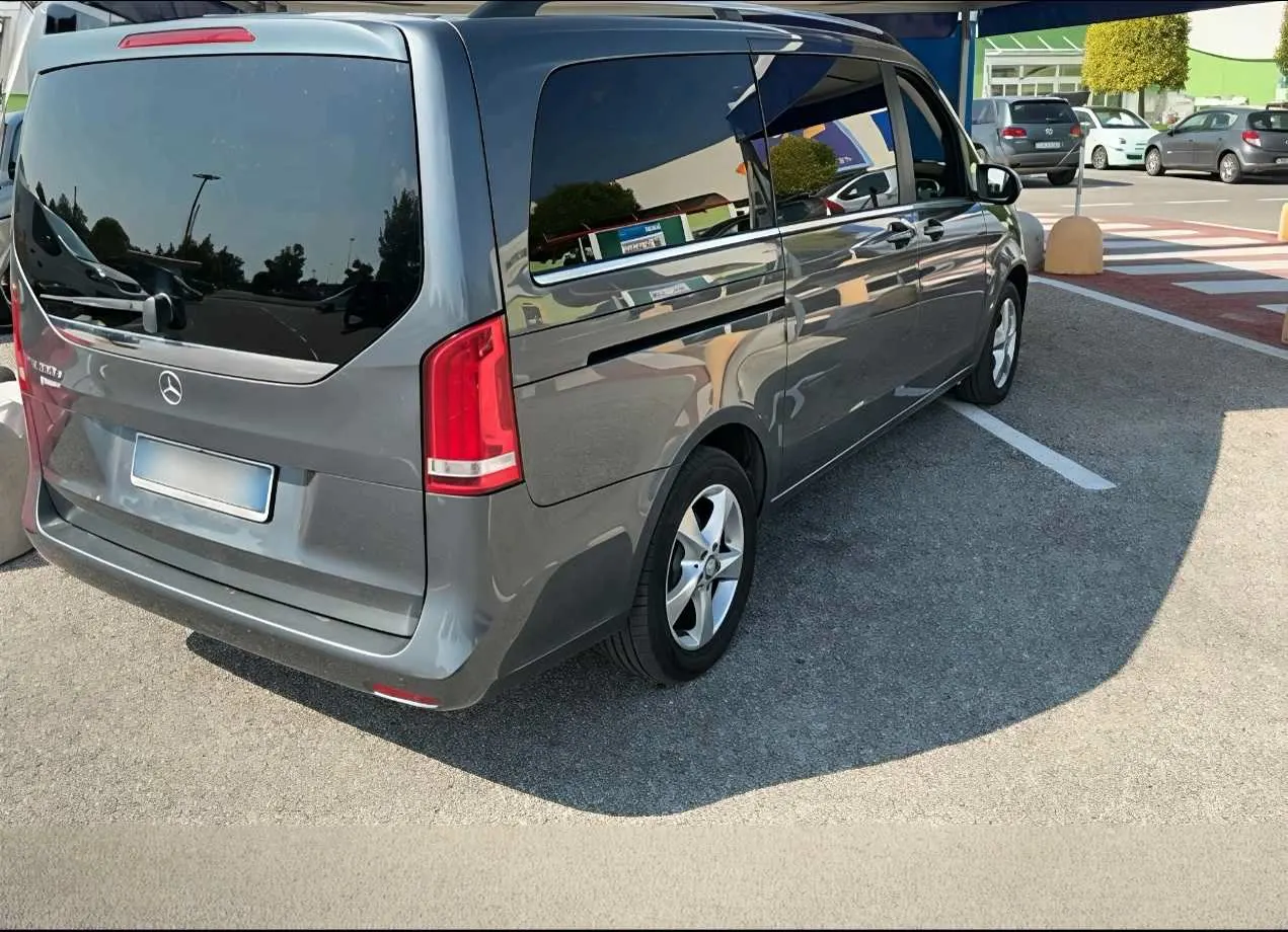 Mercedes-Benz V-Class Avantgarde Larga · 7 plazas · foto 4