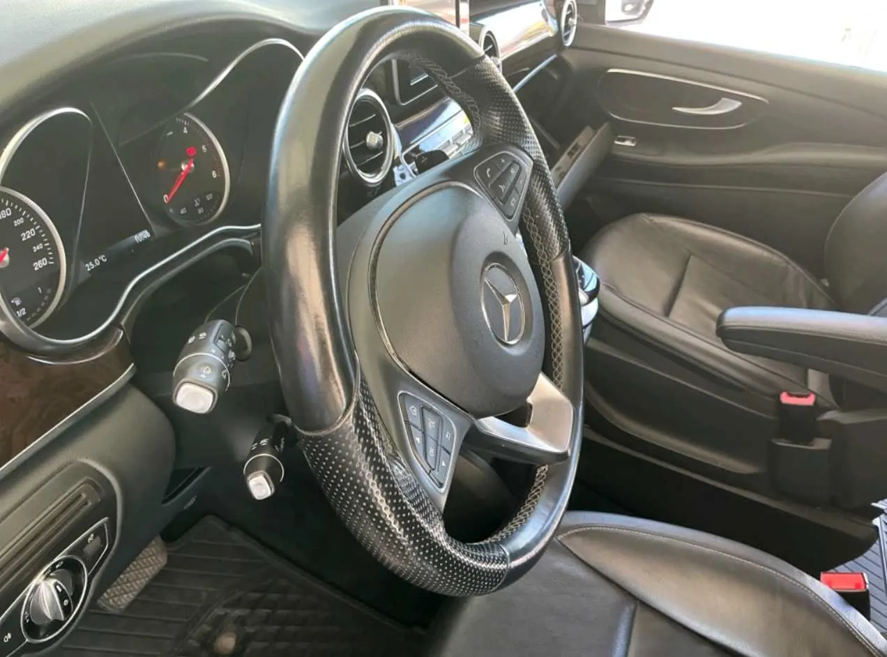Mercedes-Benz V-Class Avantgarde Larga · 7 plazas · foto 5