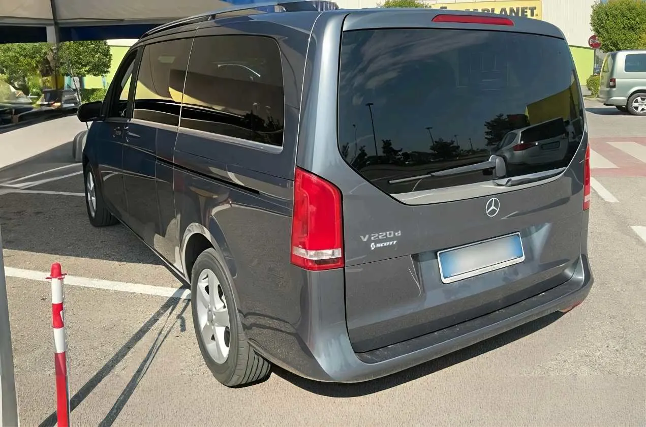 Mercedes-Benz V-Class Avantgarde Larga · 7 plazas · foto 6