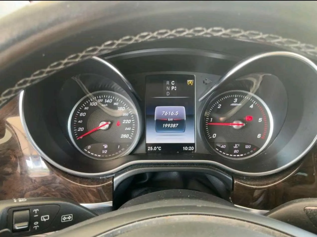 Mercedes-Benz V-Class Avantgarde Larga · 7 plazas · foto 7