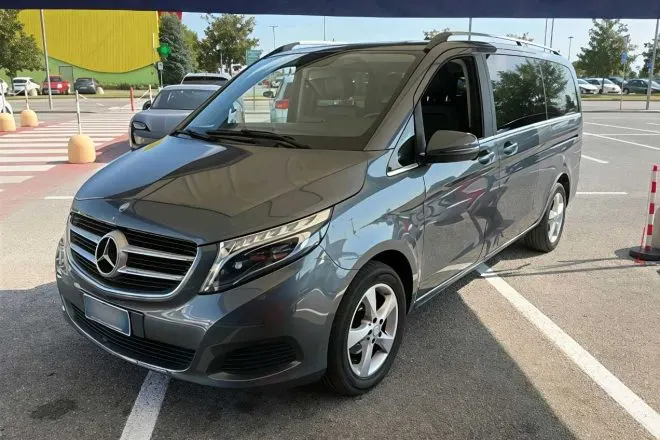 Mercedes-Benz V-Class Avantgarde Larga · 7 plazas