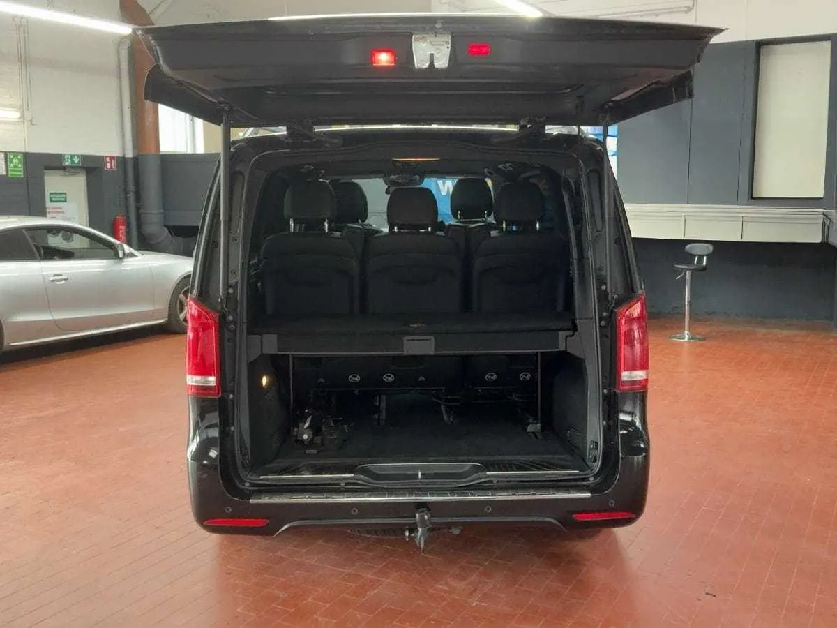 Mercedes-Benz V-Class Avantgarde · AMG · foto 5