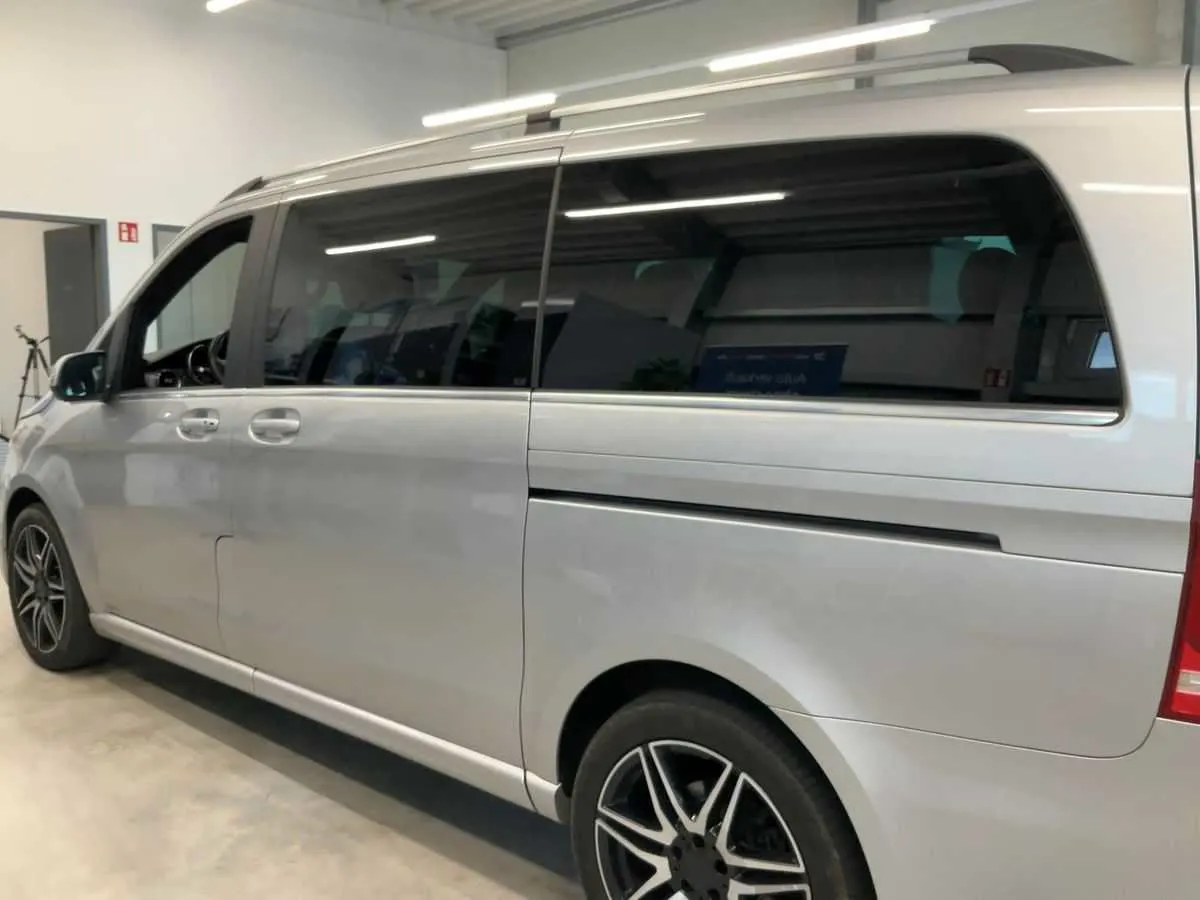 Mercedes-Benz V-Class Avantgarde · AMG · 4MATIC · Larga · foto 2