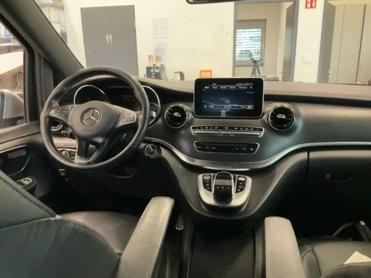 Mercedes-Benz V-Class Avantgarde · AMG · 4MATIC · Larga · foto 7