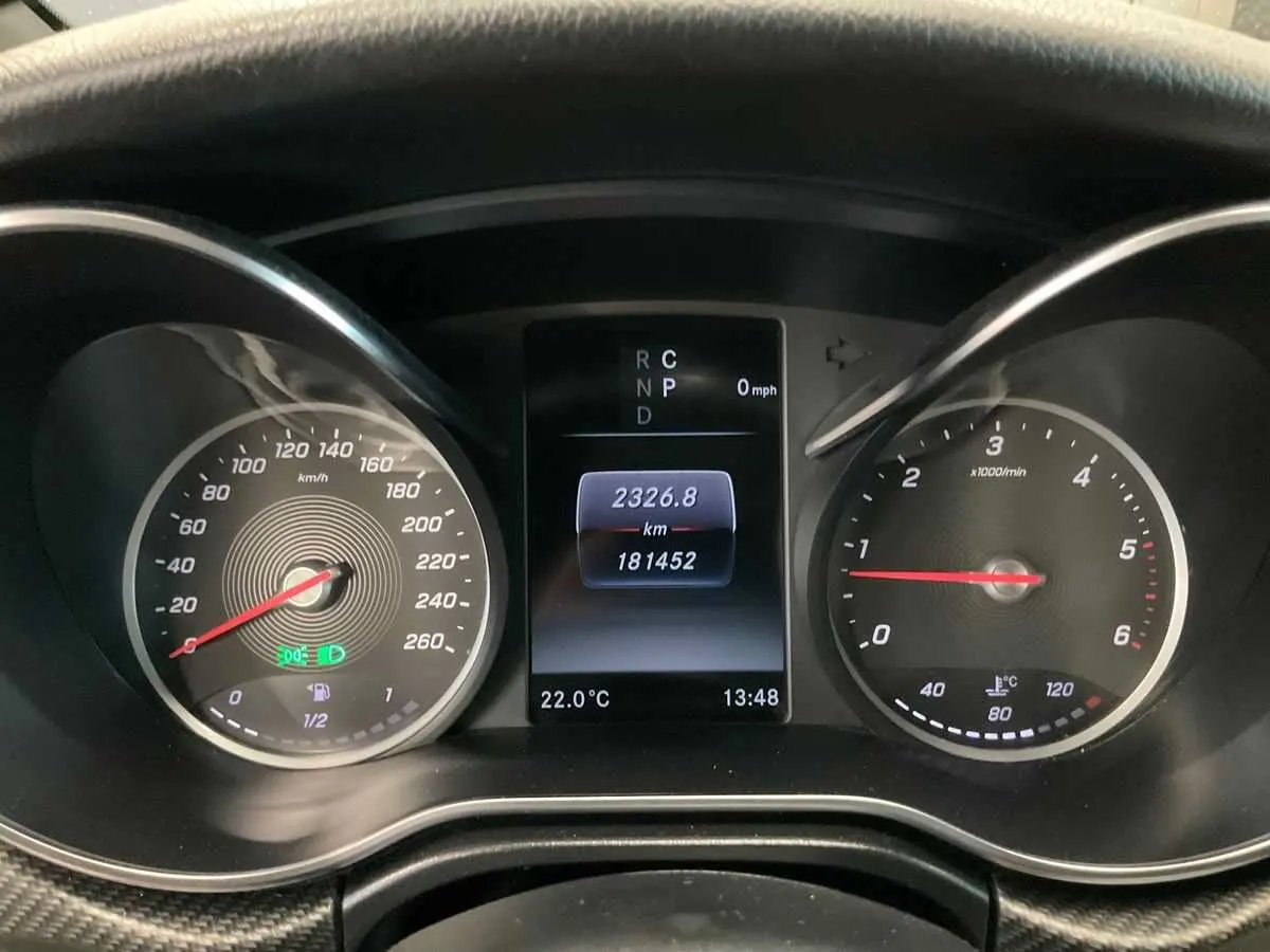 Mercedes-Benz V-Class Avantgarde · AMG · 4MATIC · Larga · foto 8