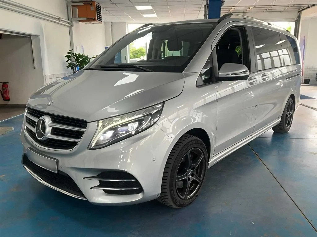 Mercedes-Benz V-Class AMG · 4MATIC