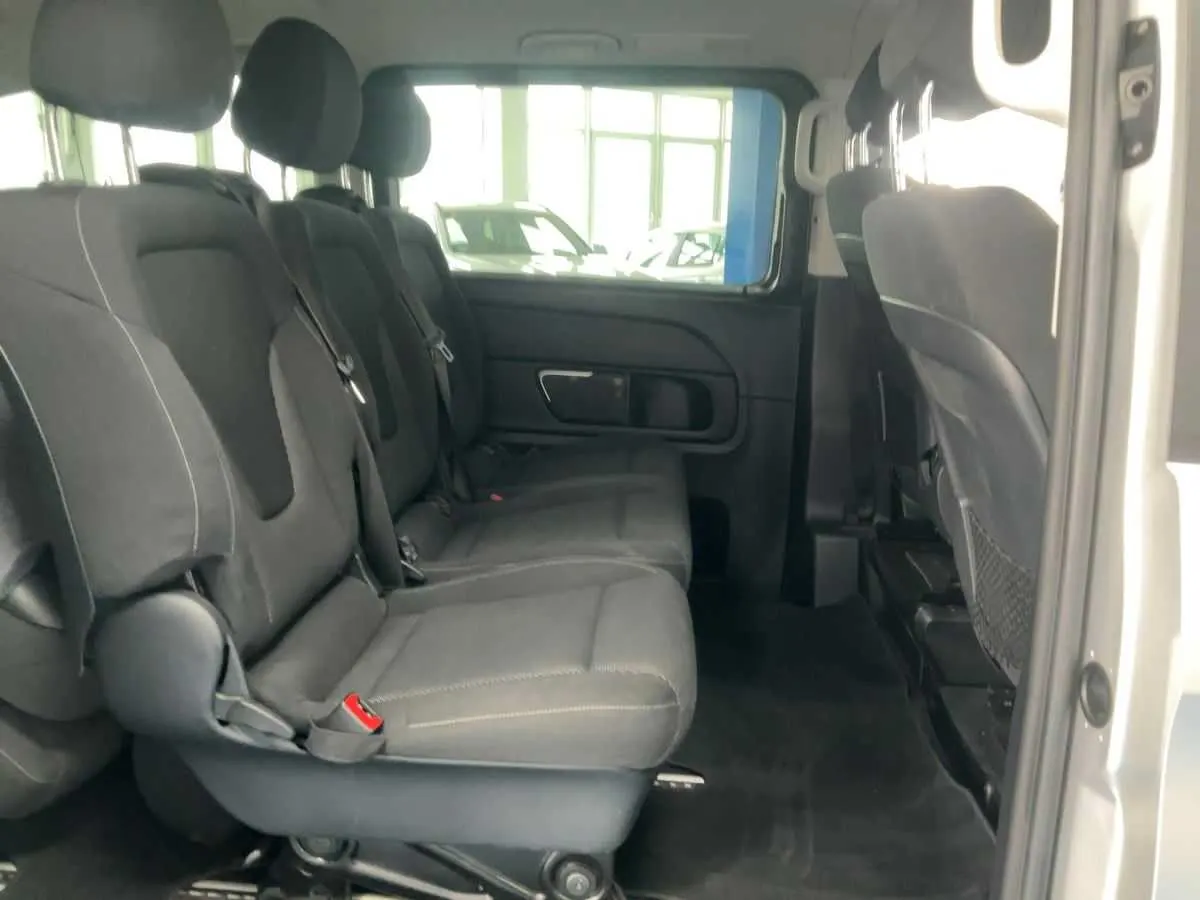 Mercedes-Benz V-Class AMG · 4MATIC · foto 8