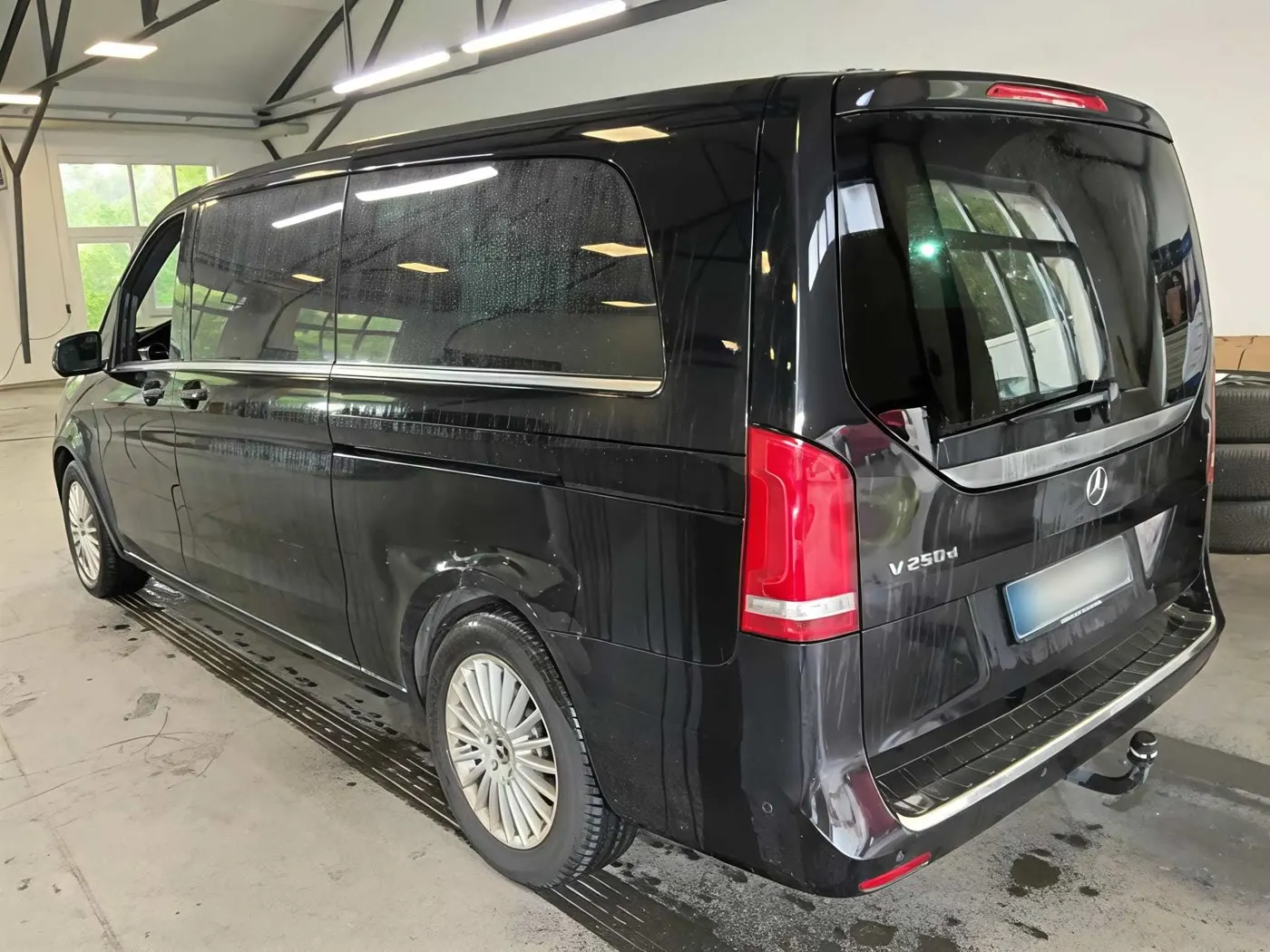 Mercedes-Benz V-Class Avantgarde · 8 plazas · foto 2