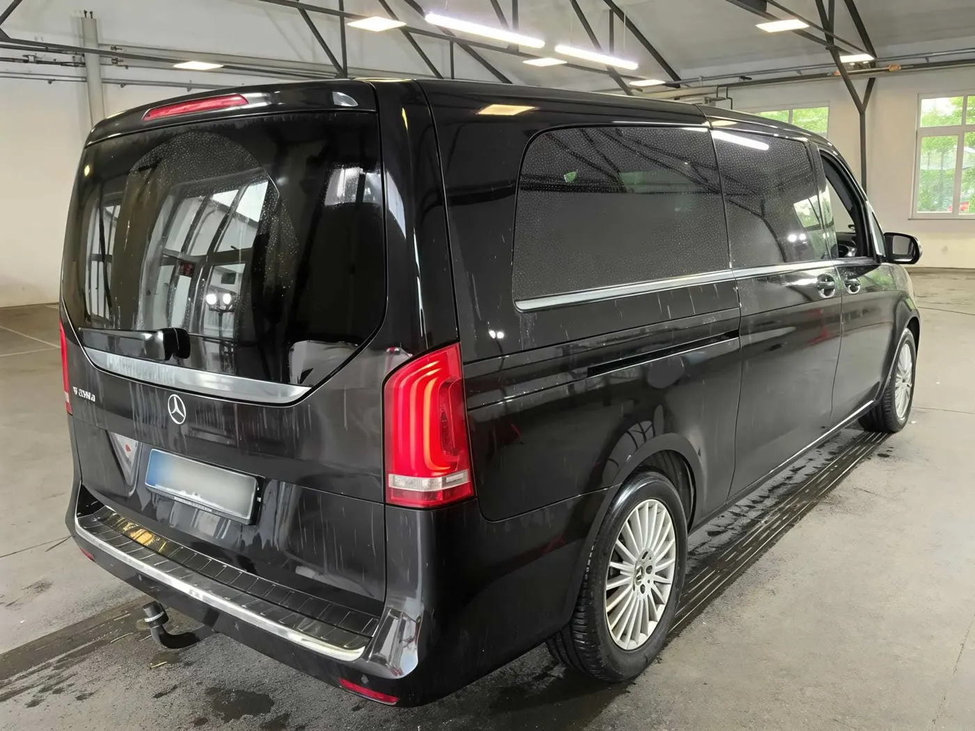 Mercedes-Benz V-Class Avantgarde · 8 plazas · foto 3
