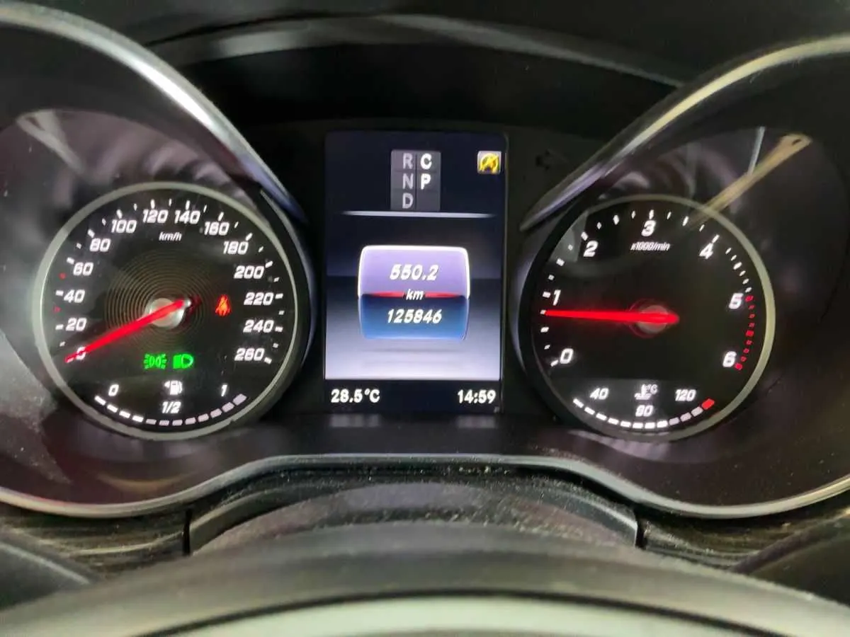 Mercedes-Benz V-Class Avantgarde · 8 plazas · foto 7