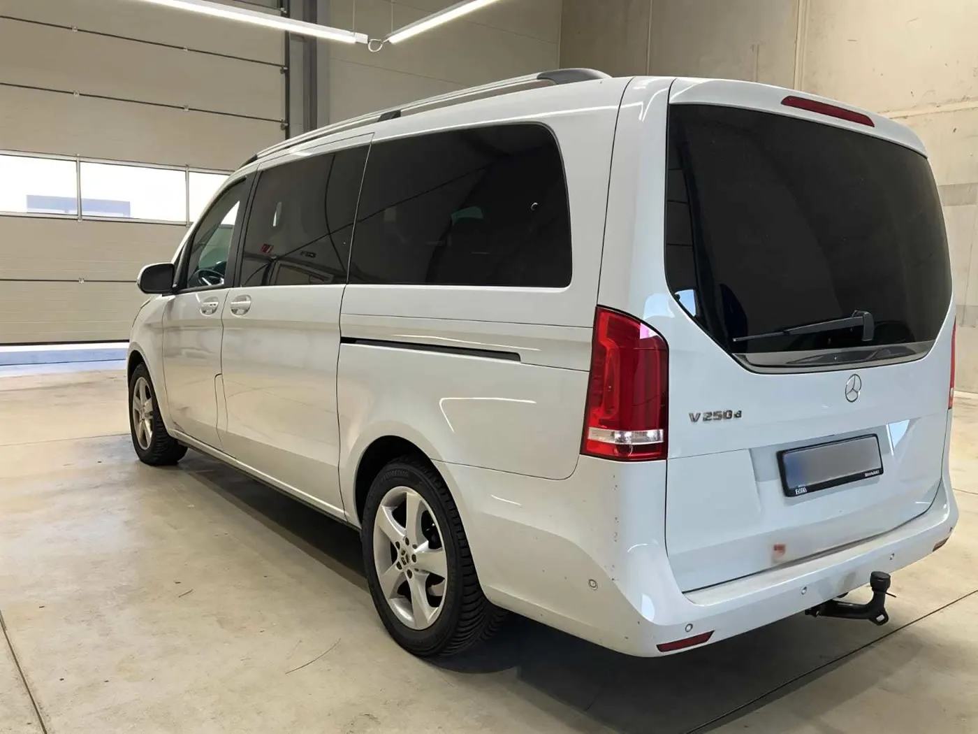 Mercedes-Benz V-Class Avantgarde · foto 2